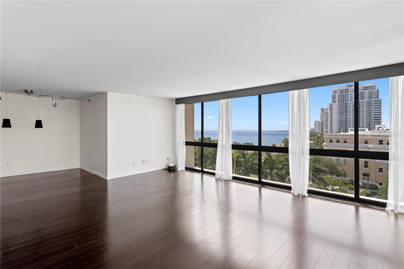 Image 7 of 50 For 3301 Bayshore Boulevard 810a