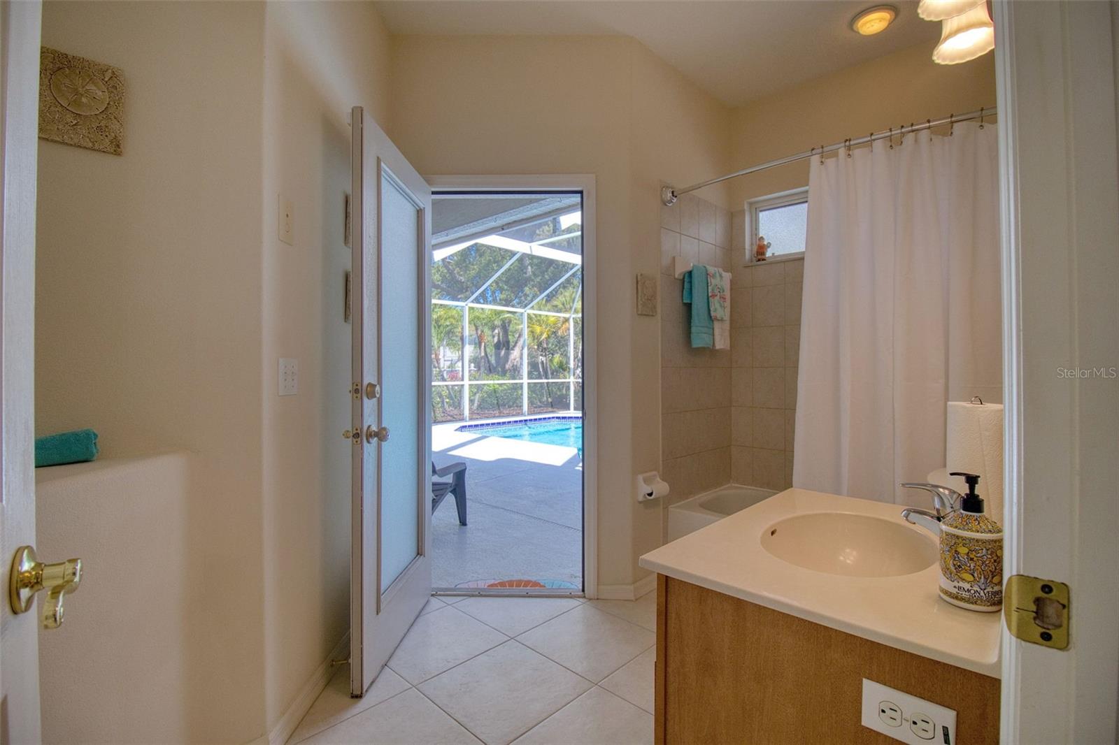 Image 26 of 52 For 2206 Highland Woods Drive