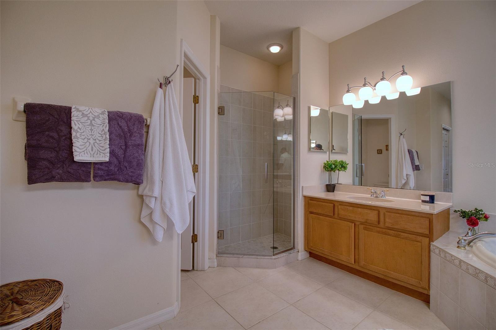 Image 34 of 52 For 2206 Highland Woods Drive