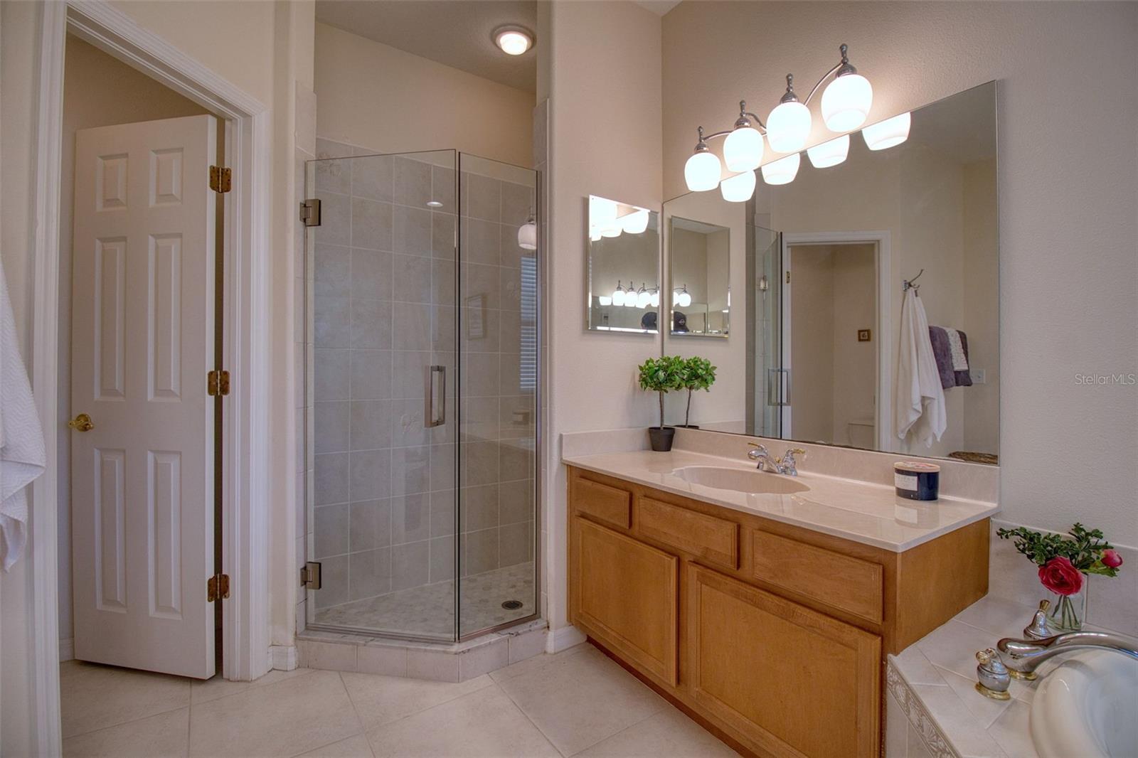 Image 37 of 52 For 2206 Highland Woods Drive