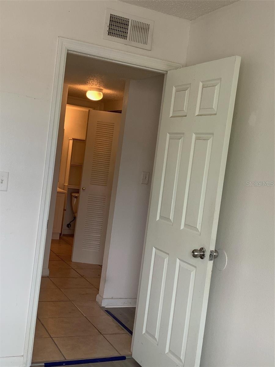 Image 11 of 35 For 12403 Hibiscus Oak Place 202