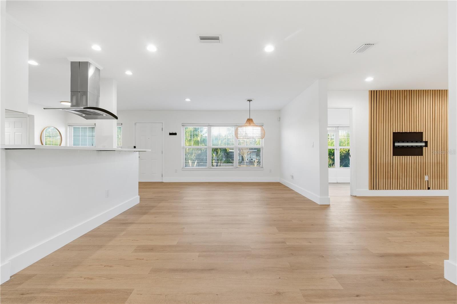 Image 10 of 46 For 327 Sunny Lane