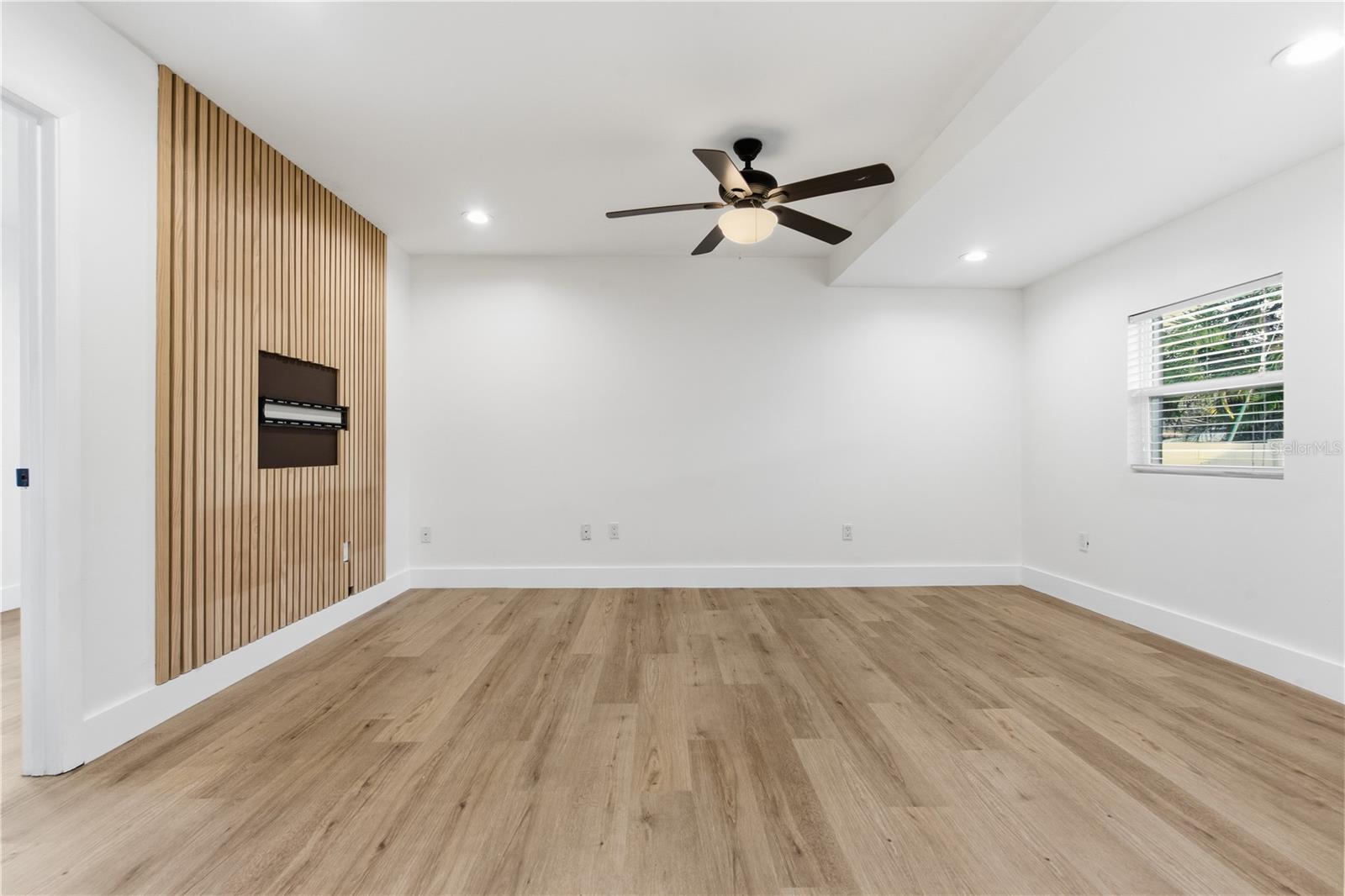 Image 12 of 46 For 327 Sunny Lane