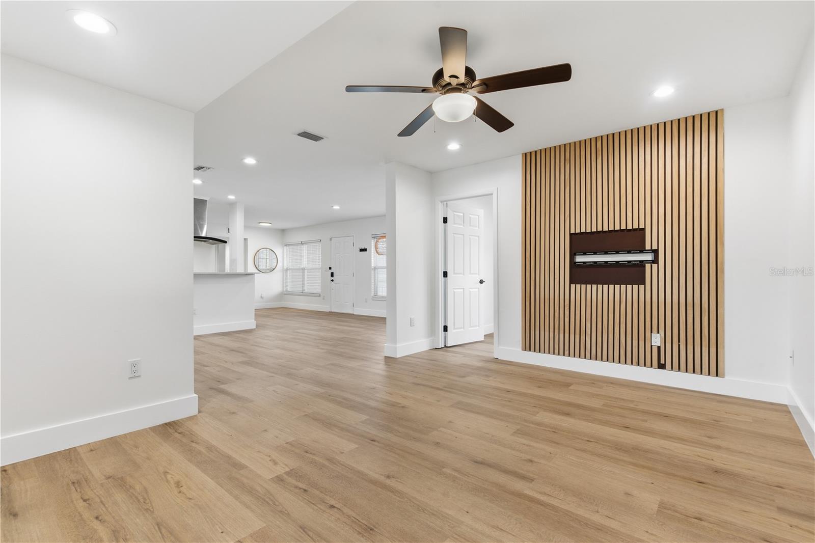 Image 13 of 46 For 327 Sunny Lane