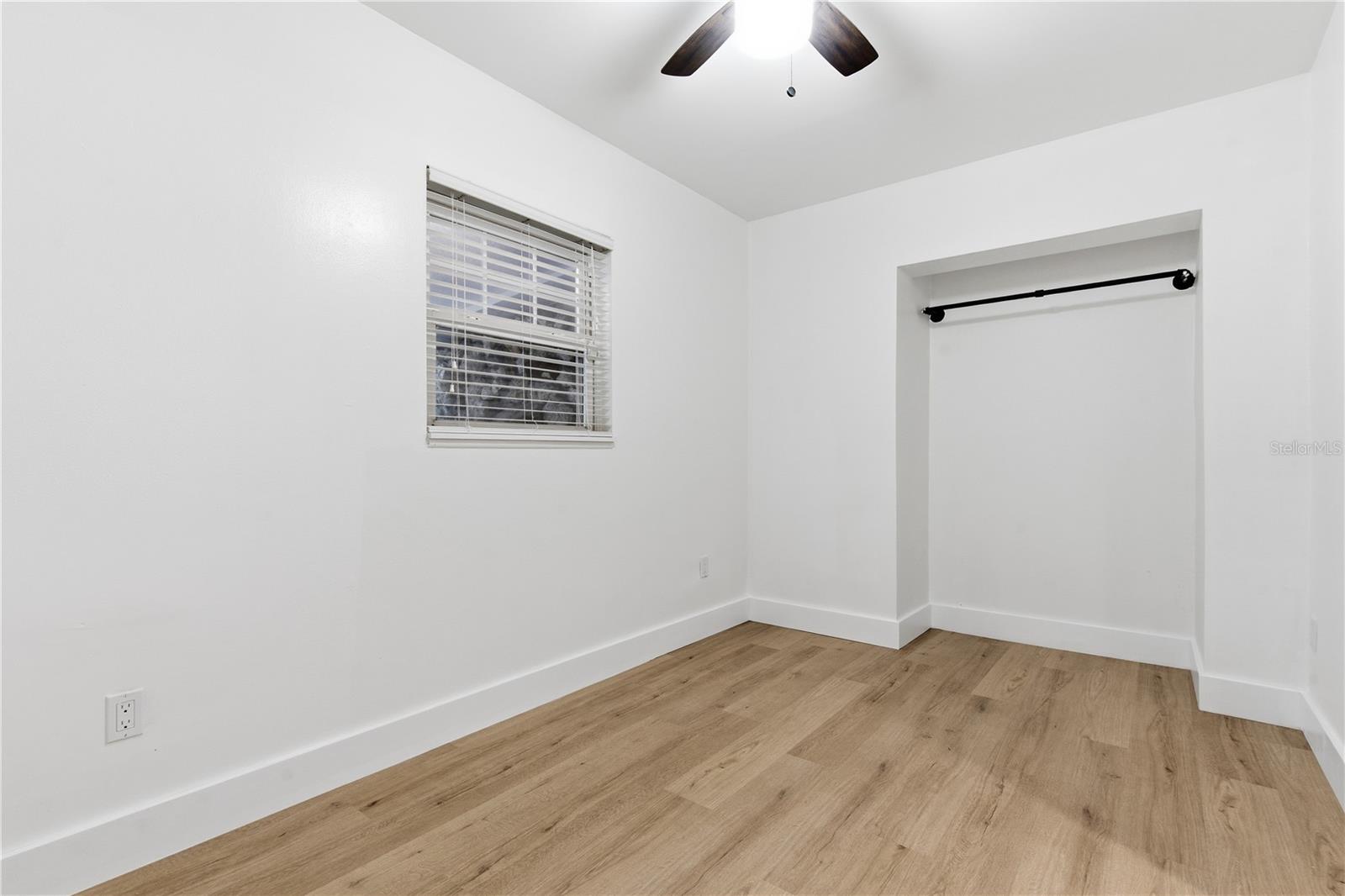 Image 22 of 46 For 327 Sunny Lane