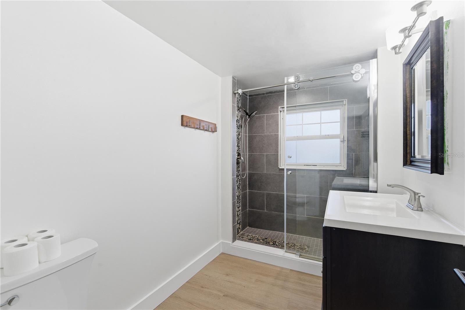 Image 25 of 46 For 327 Sunny Lane