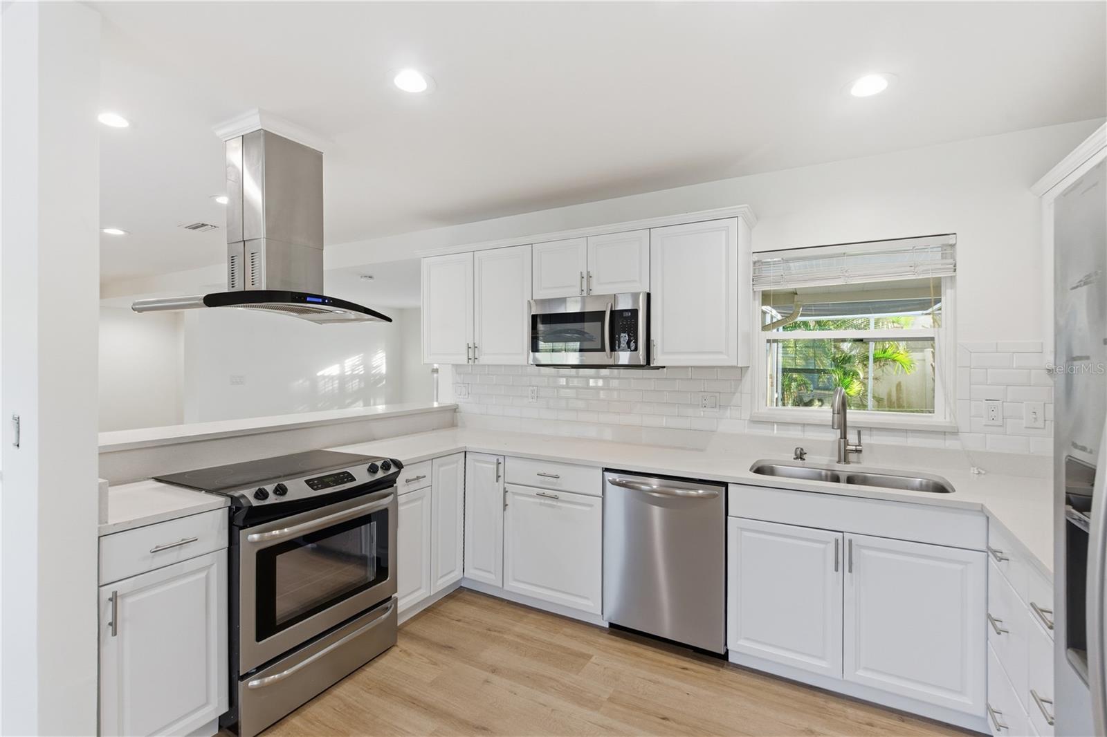 Image 5 of 46 For 327 Sunny Lane