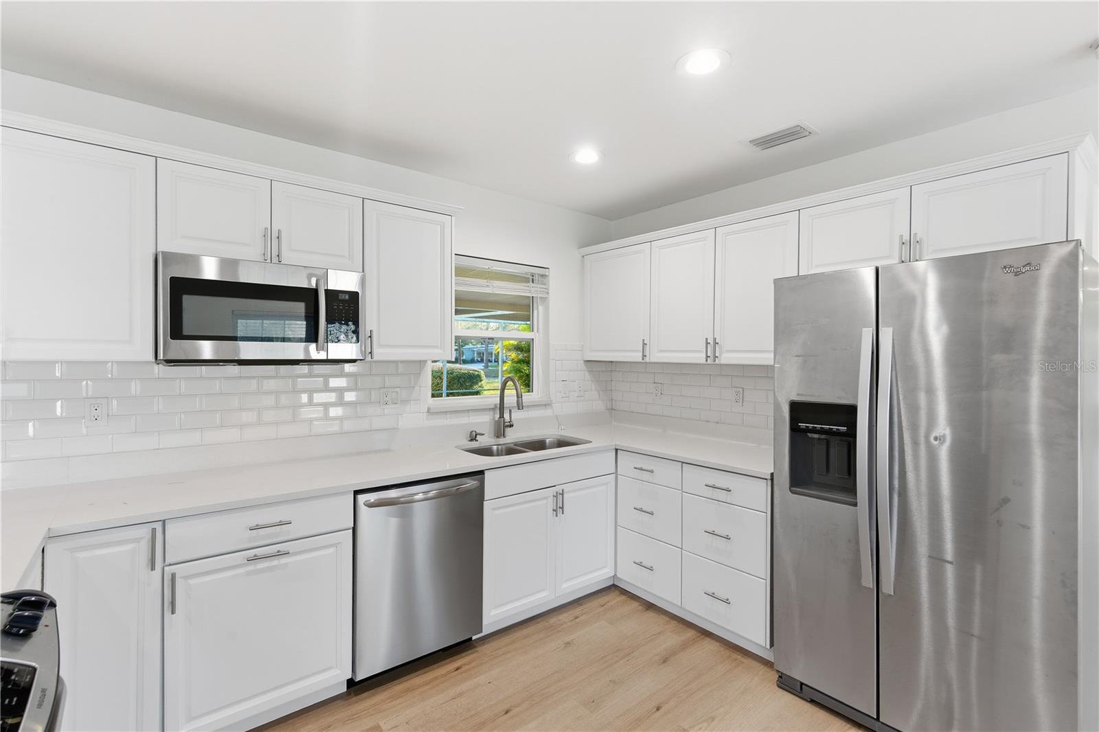 Image 6 of 46 For 327 Sunny Lane