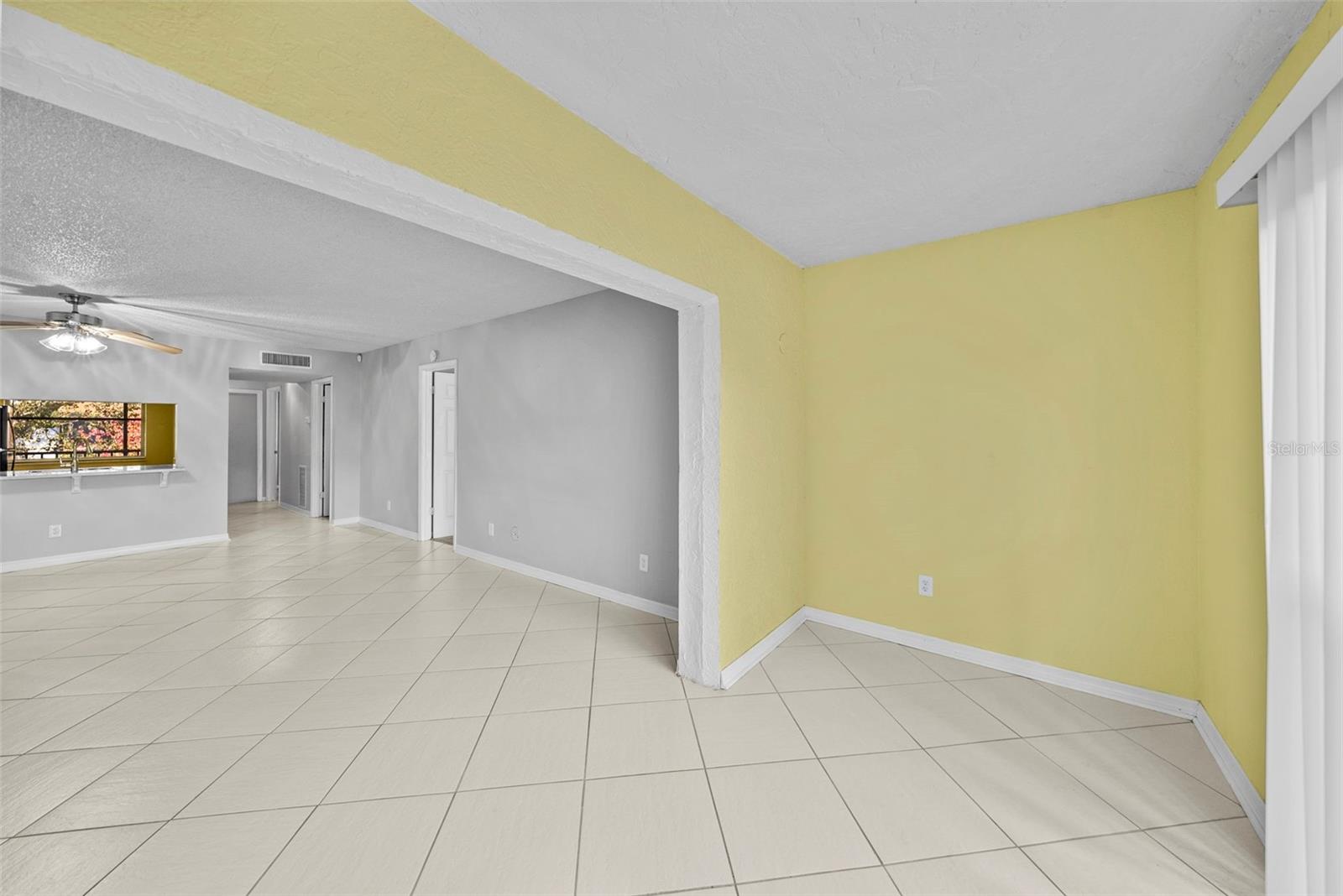 Image 12 of 26 For 1918 Pelican Landing Boulevard 1125