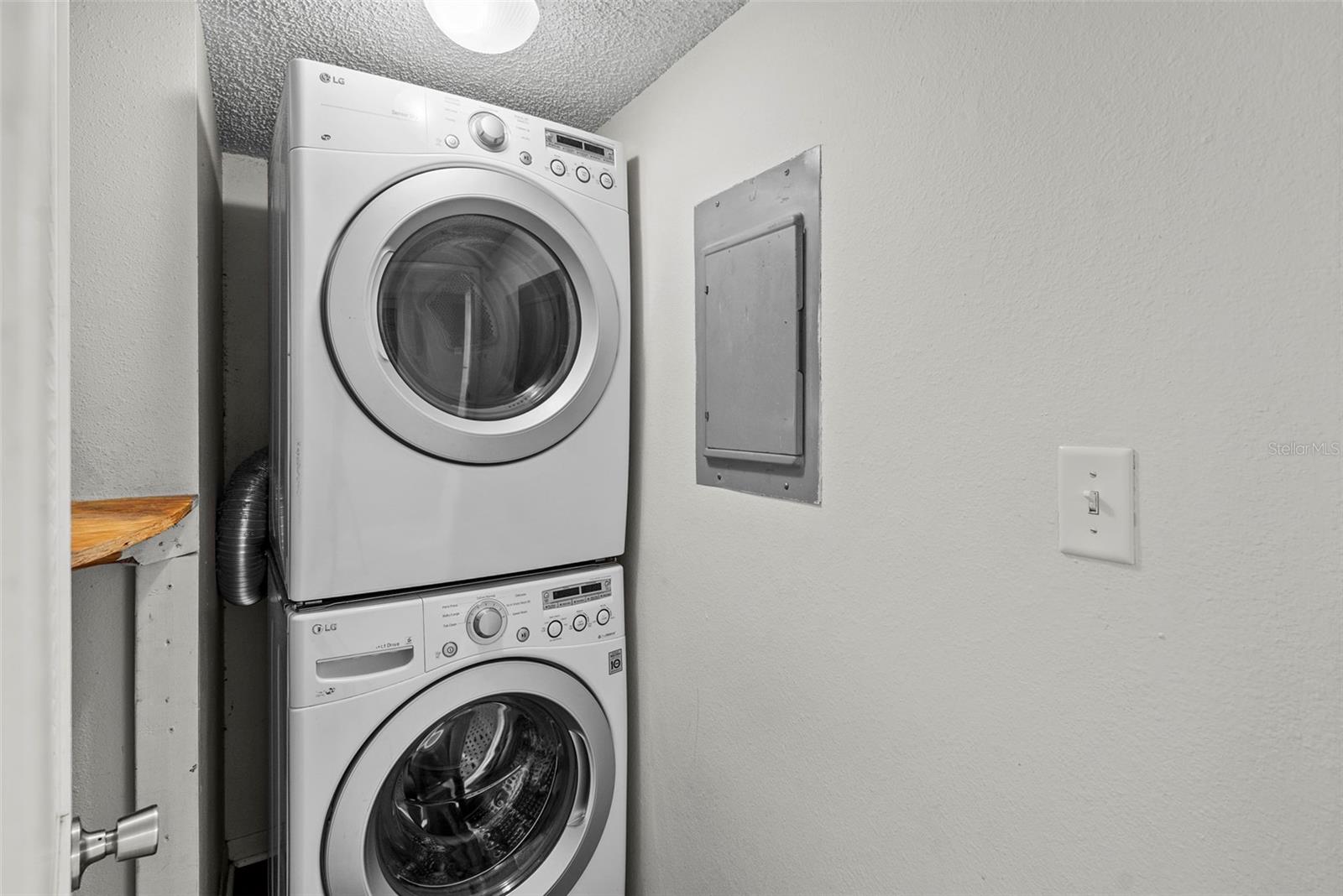 Image 20 of 26 For 1918 Pelican Landing Boulevard 1125