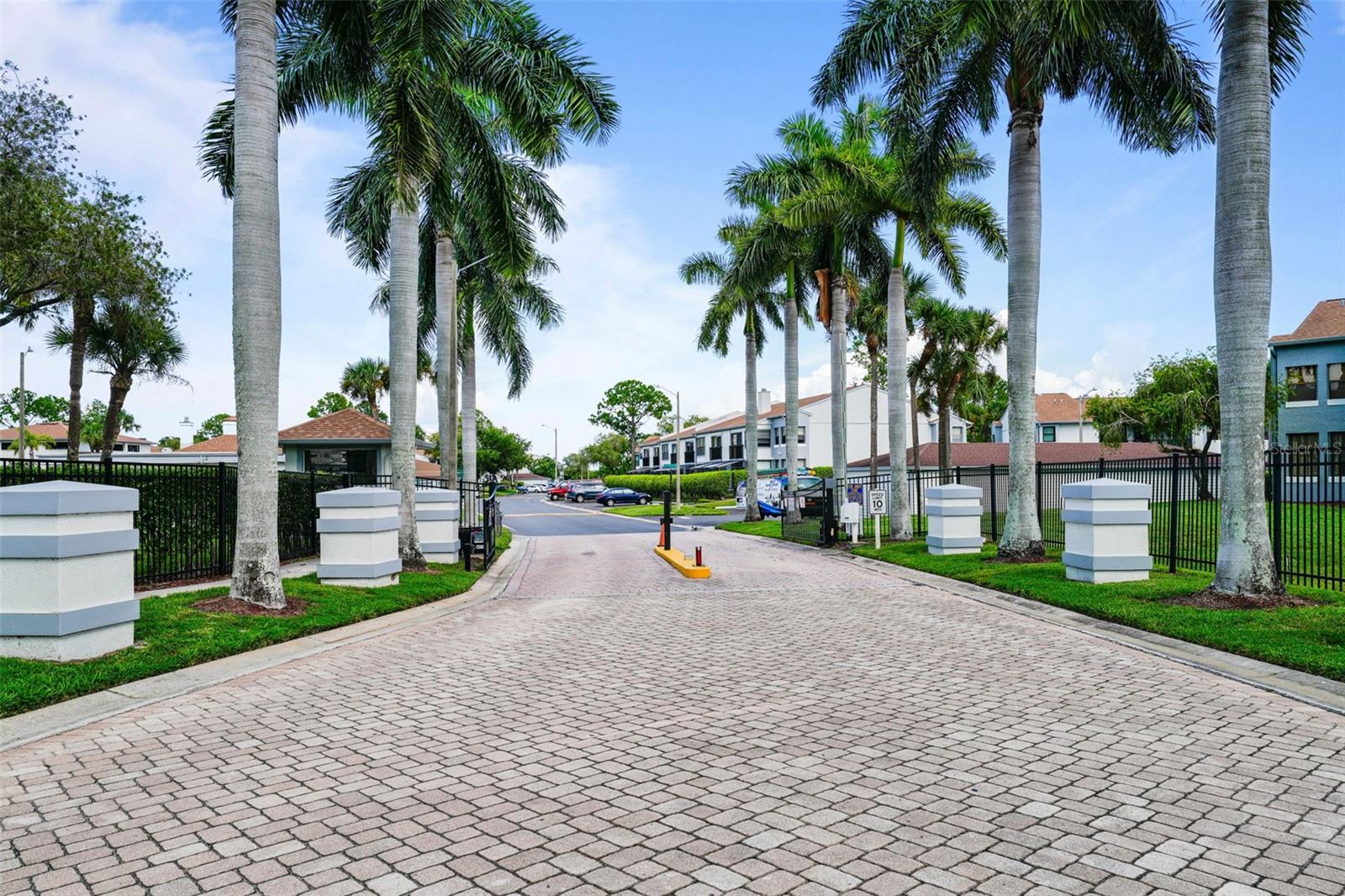 Image 25 of 26 For 1918 Pelican Landing Boulevard 1125