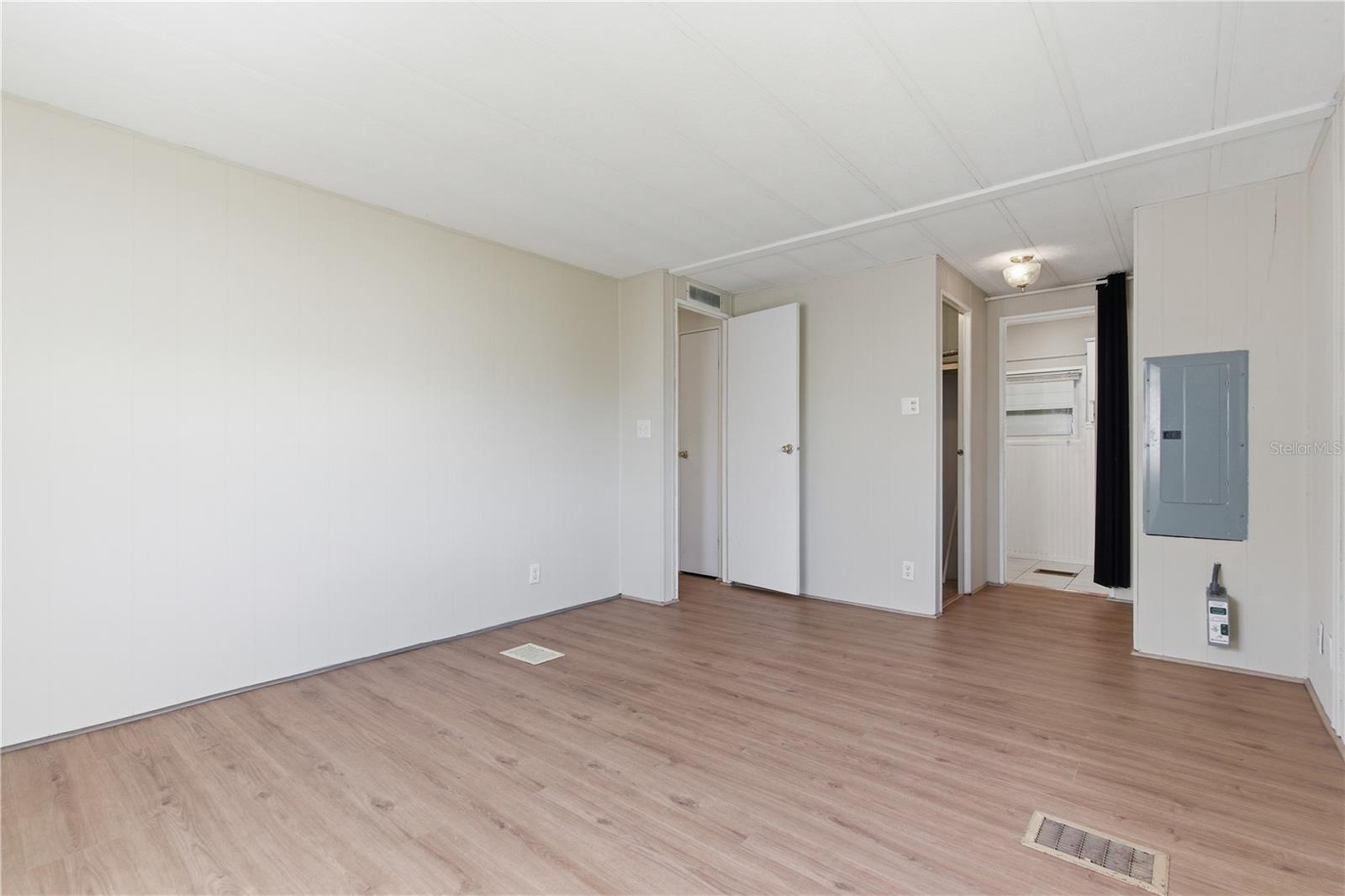 Image 6 of 46 For 808 53rd Avenue E 246