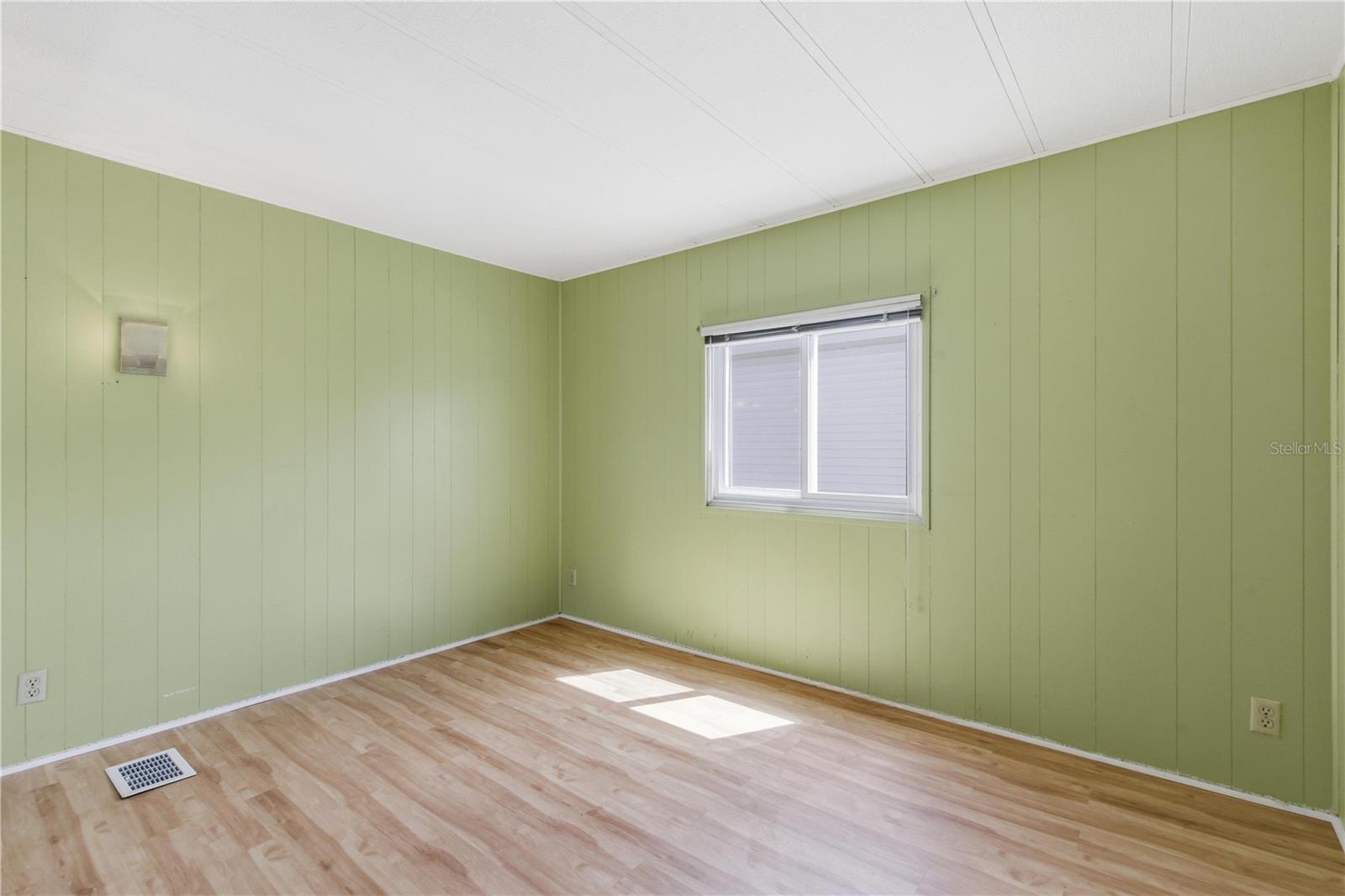 Image 7 of 46 For 808 53rd Avenue E 246