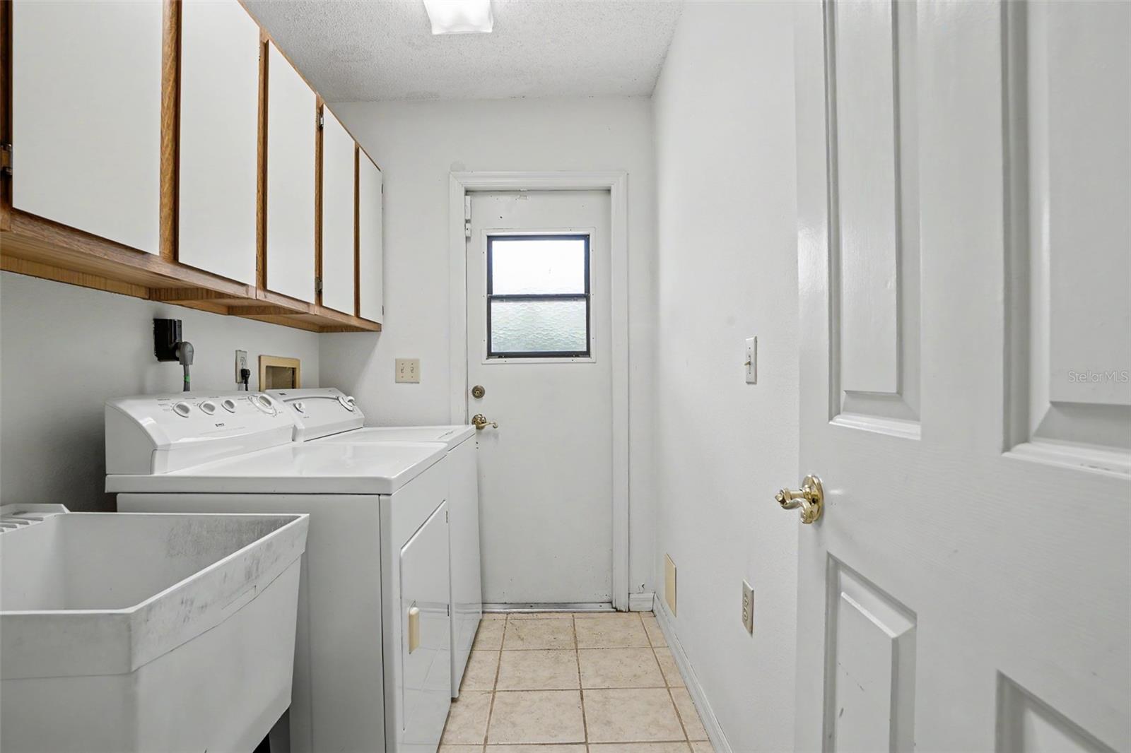 Image 19 of 38 For 7612 High Pines Court