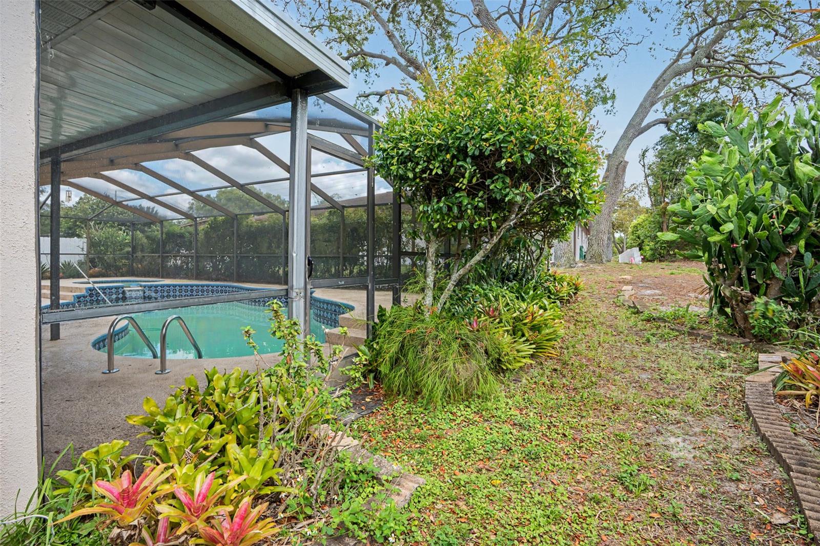 Image 31 of 38 For 7612 High Pines Court