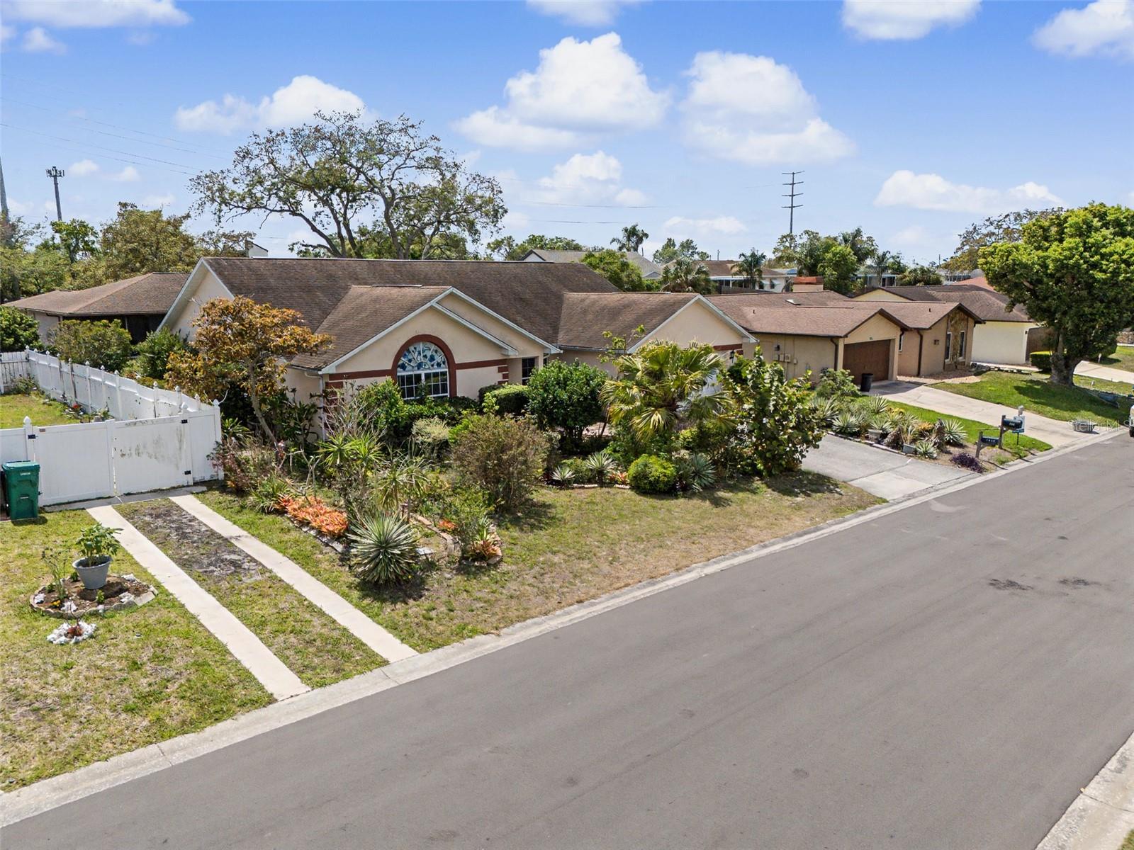 Image 34 of 38 For 7612 High Pines Court