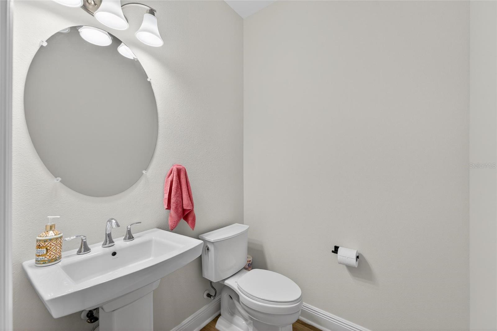 Image 16 of 76 For 7121 Estero Court