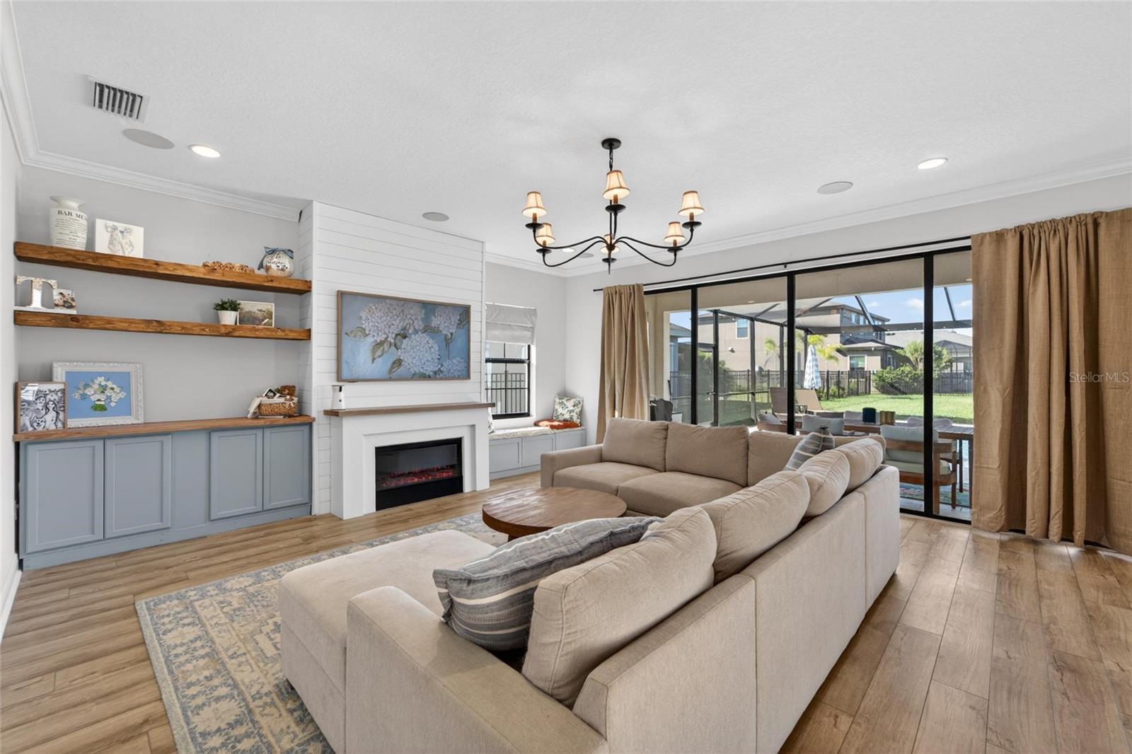 Image 17 of 76 For 7121 Estero Court