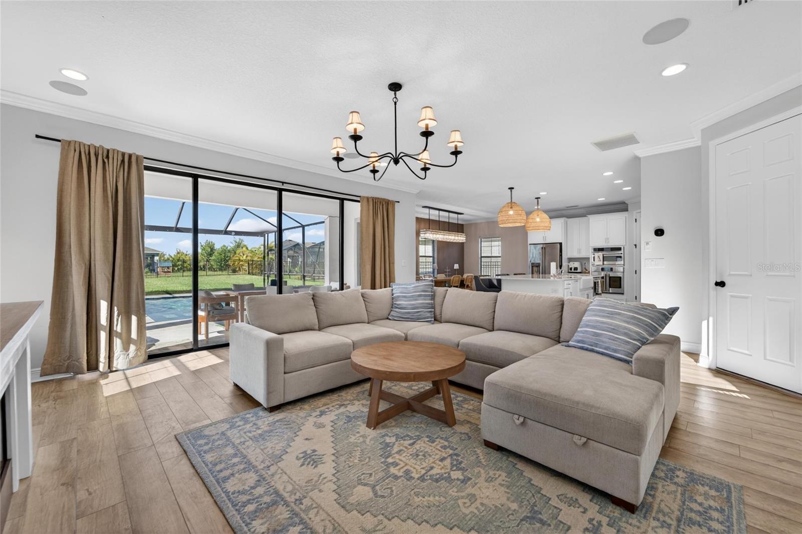 Image 18 of 76 For 7121 Estero Court