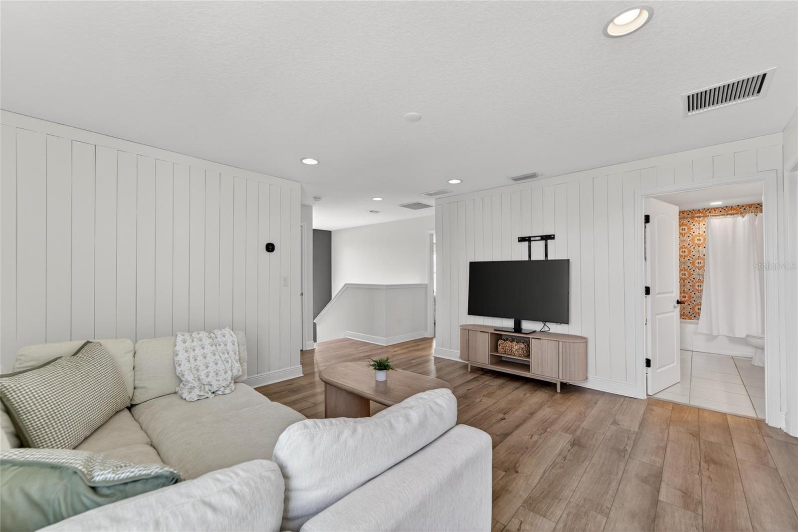 Image 26 of 76 For 7121 Estero Court