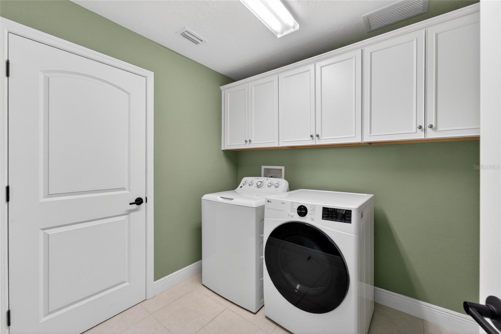 Image 28 of 76 For 7121 Estero Court