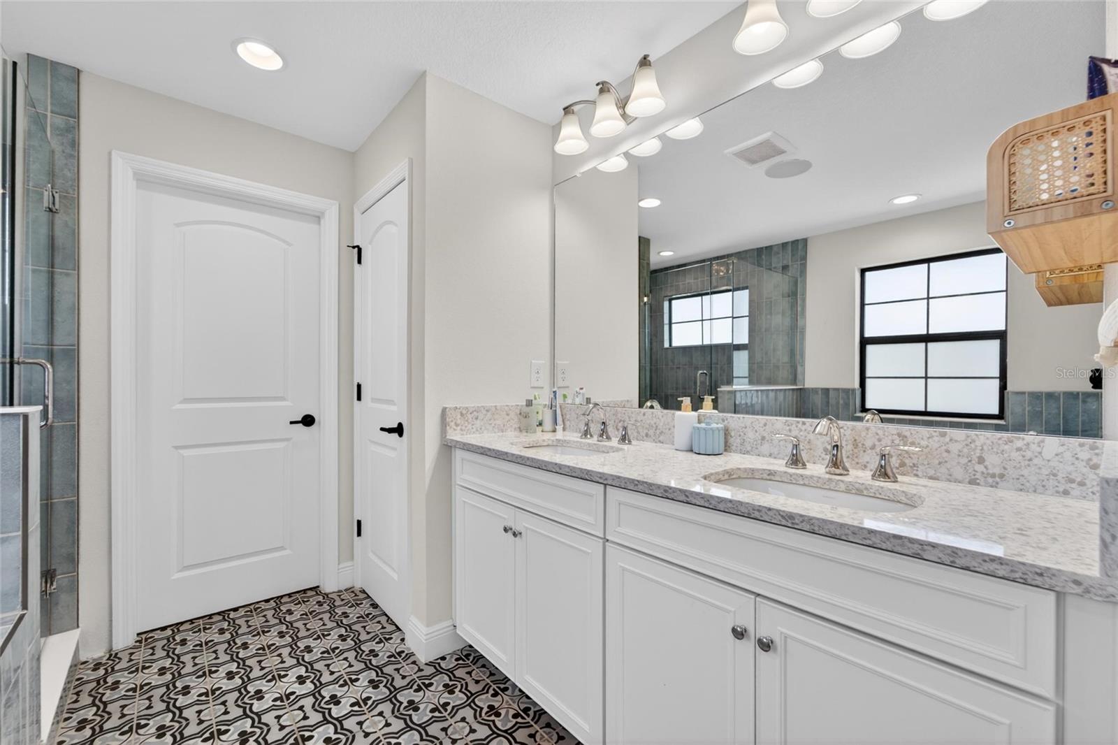 Image 33 of 76 For 7121 Estero Court