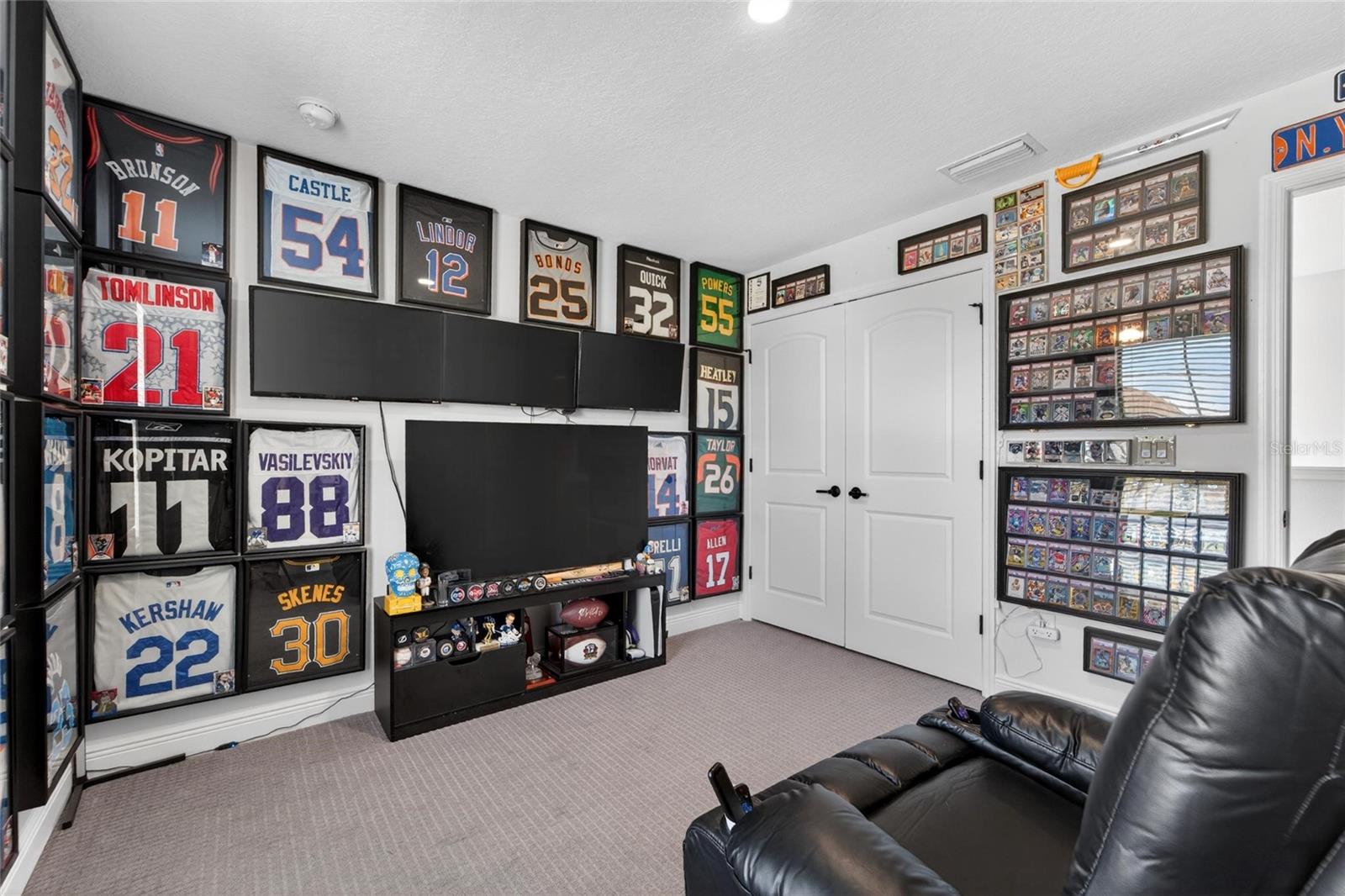 Image 35 of 76 For 7121 Estero Court