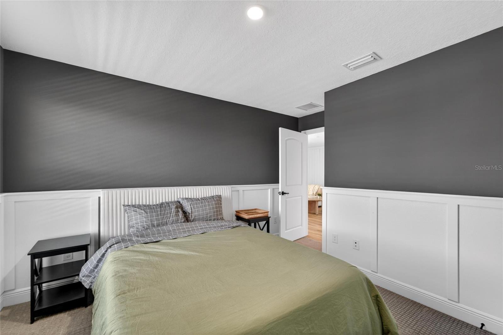 Image 38 of 76 For 7121 Estero Court