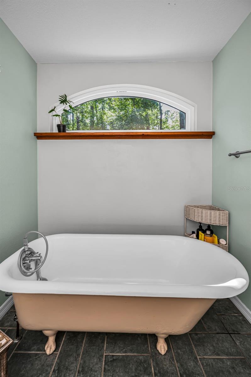 Image 18 of 66 For 4130 Racers Way