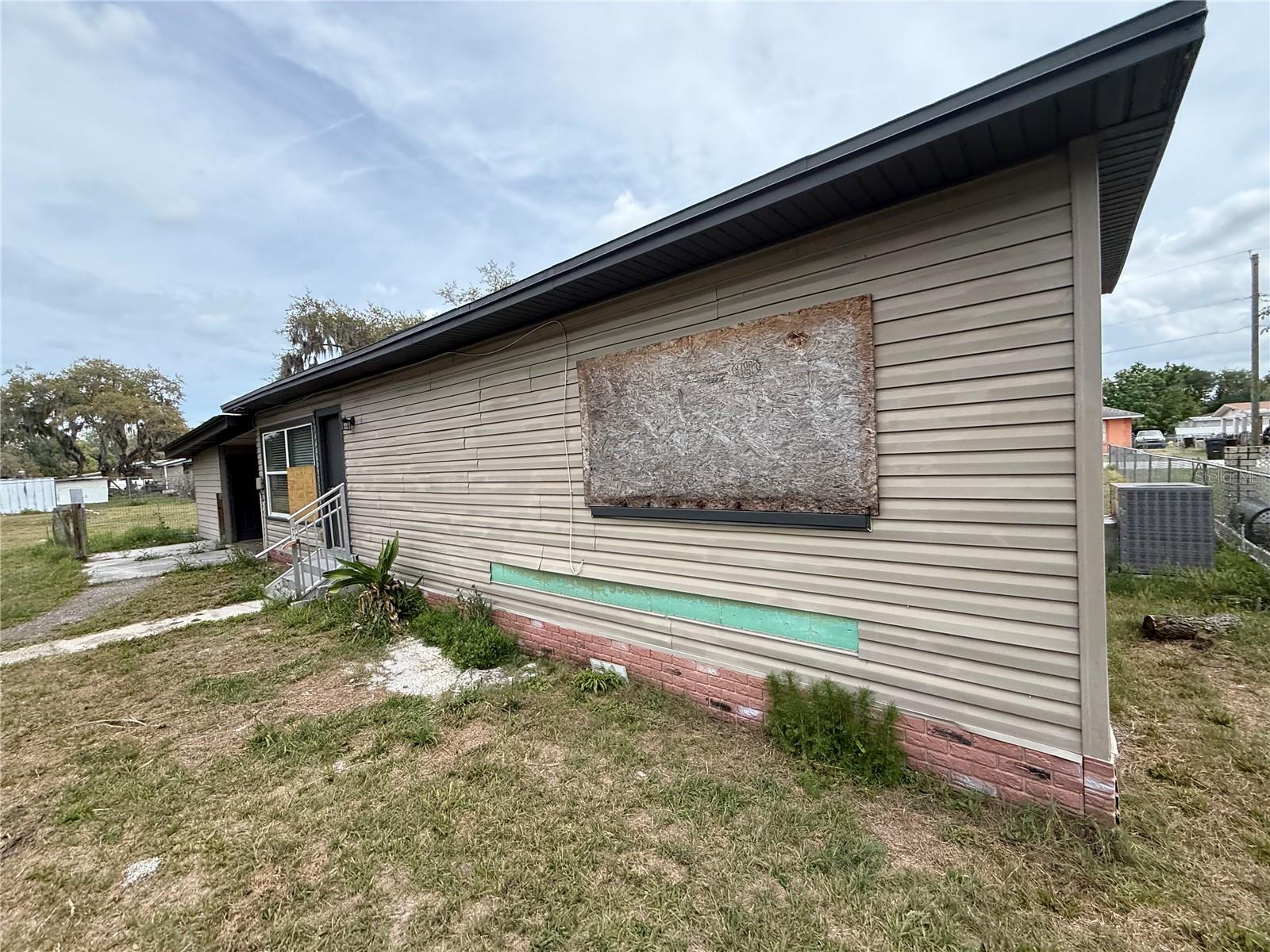 Image 11 of 17 For 5926 Crafton Drive