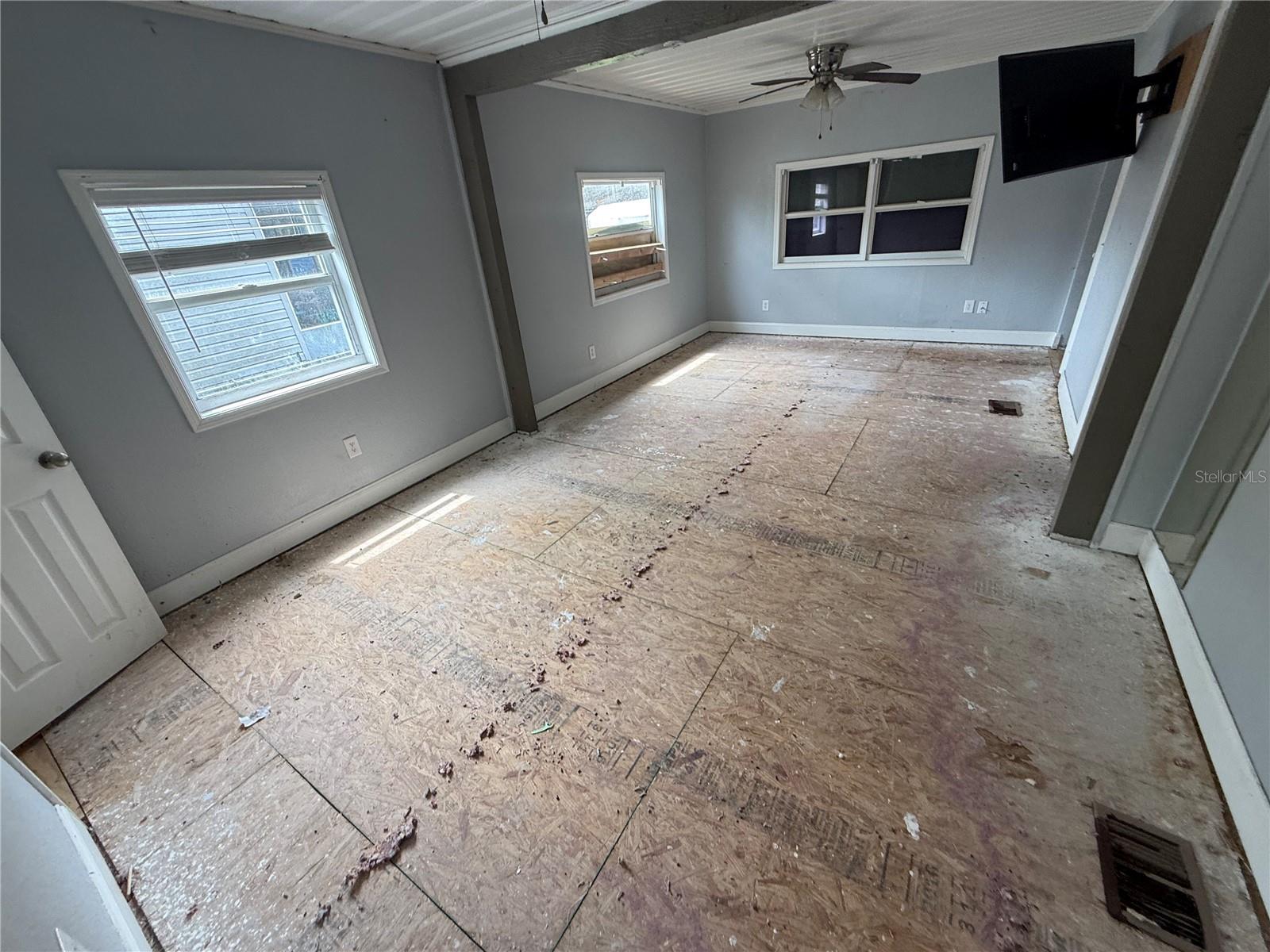 Image 13 of 17 For 5926 Crafton Drive