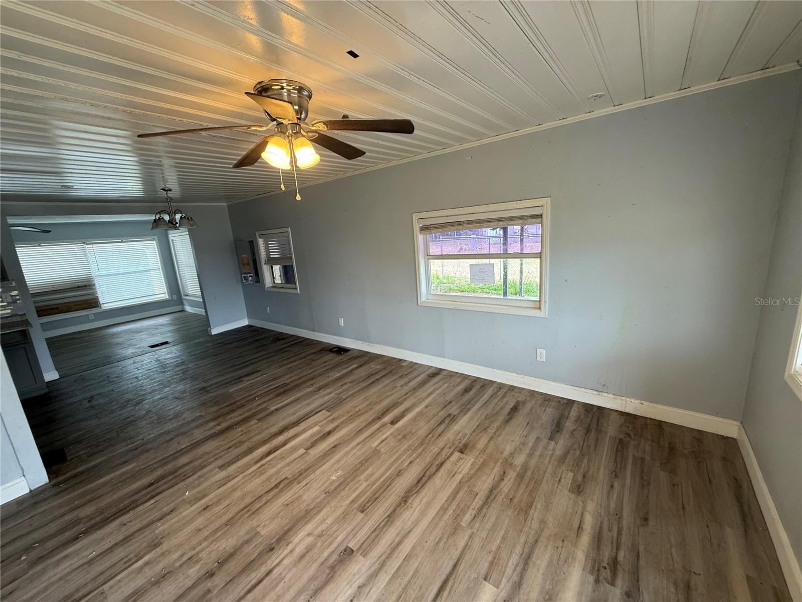 Image 5 of 17 For 5926 Crafton Drive