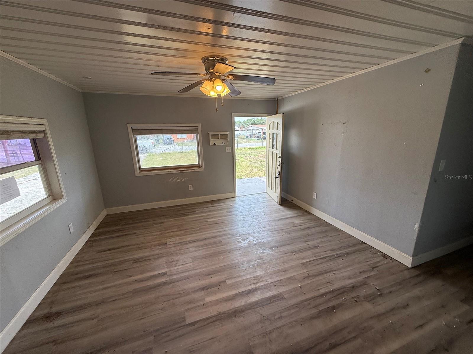 Image 6 of 17 For 5926 Crafton Drive