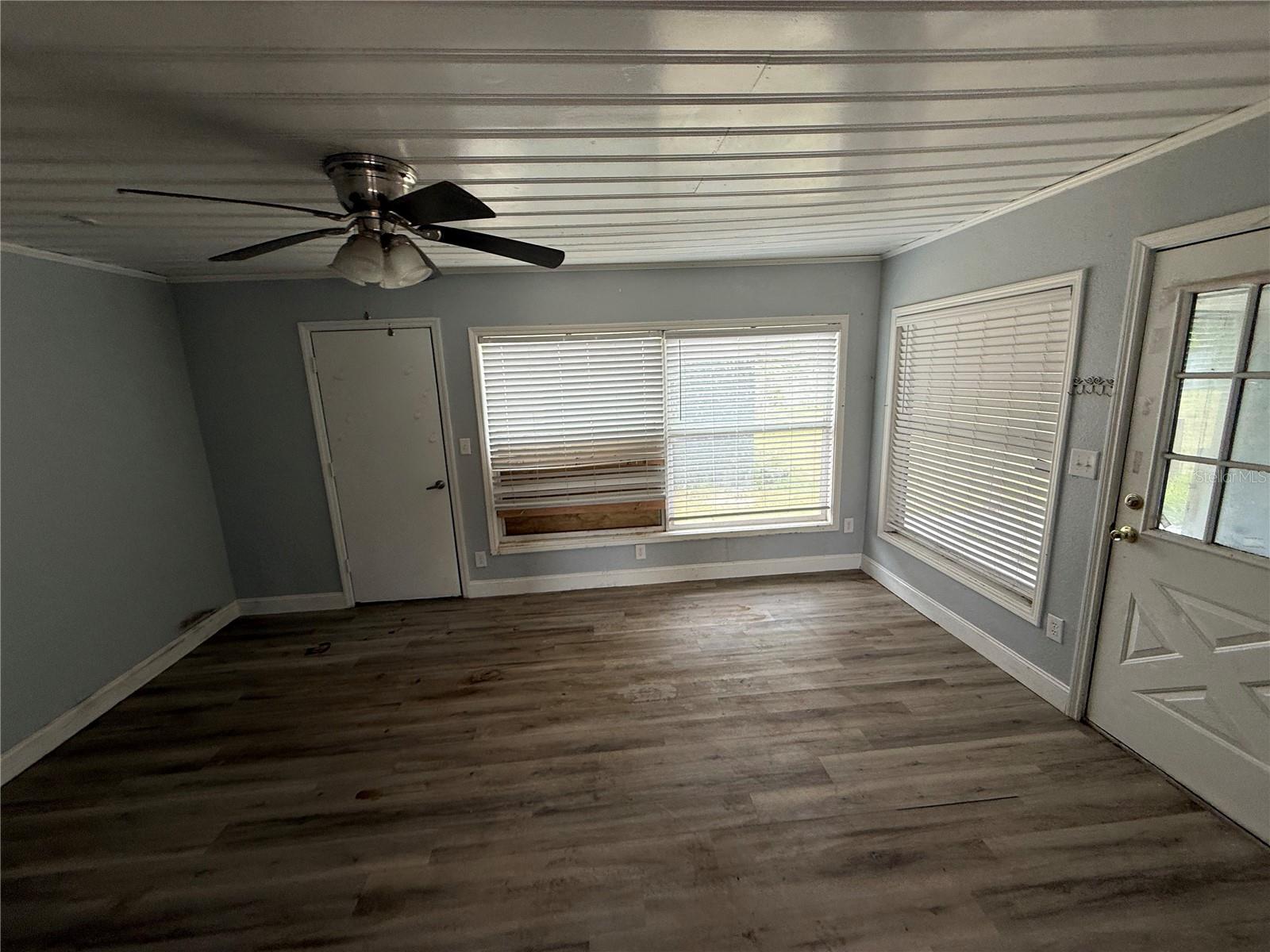 Image 8 of 17 For 5926 Crafton Drive