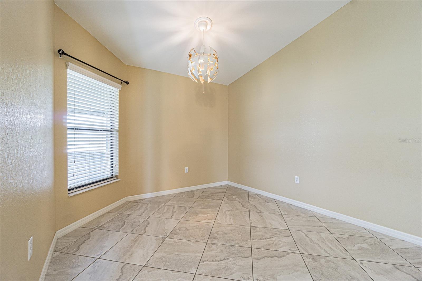 Image 15 of 30 For 1311 Evergreen Park Circle