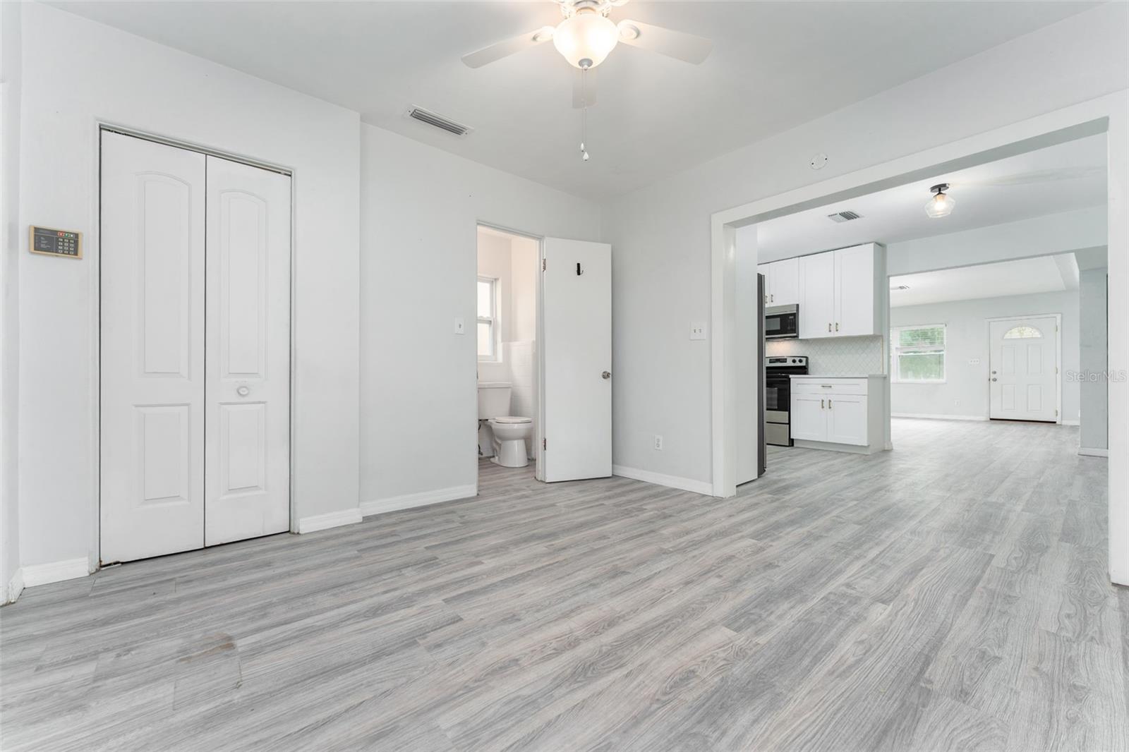 Image 11 of 49 For 811 20th Avenue N