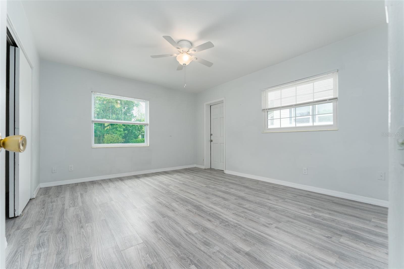 Image 15 of 49 For 811 20th Avenue N