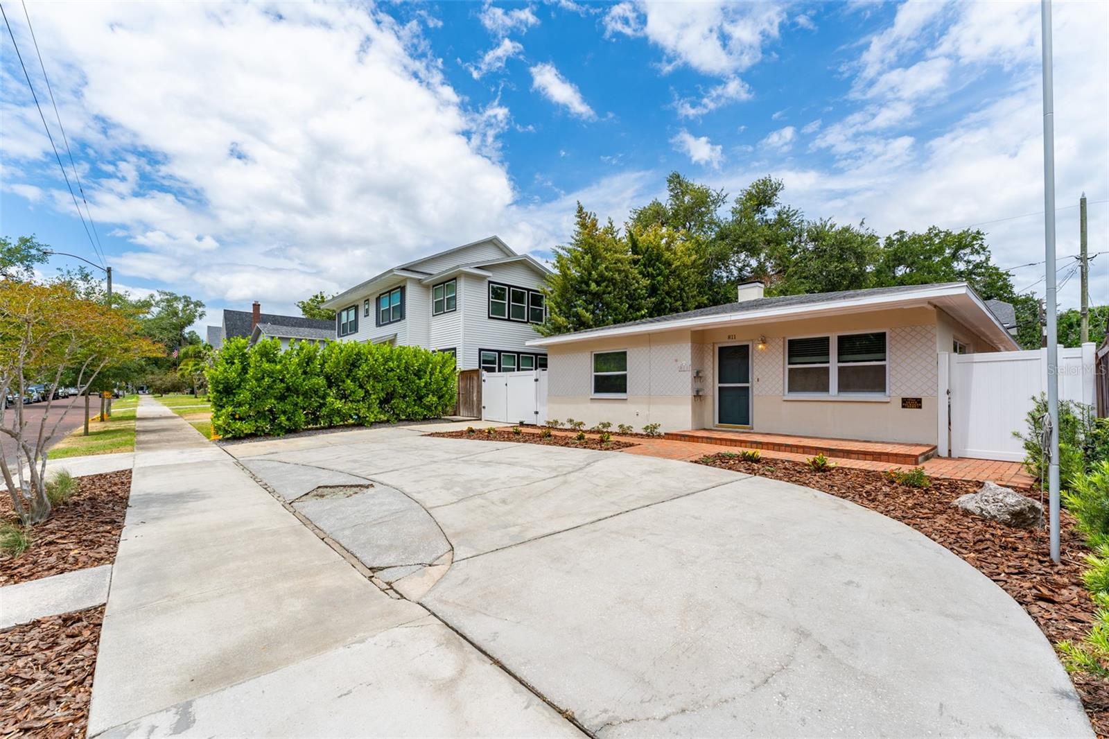 Image 25 of 49 For 811 20th Avenue N