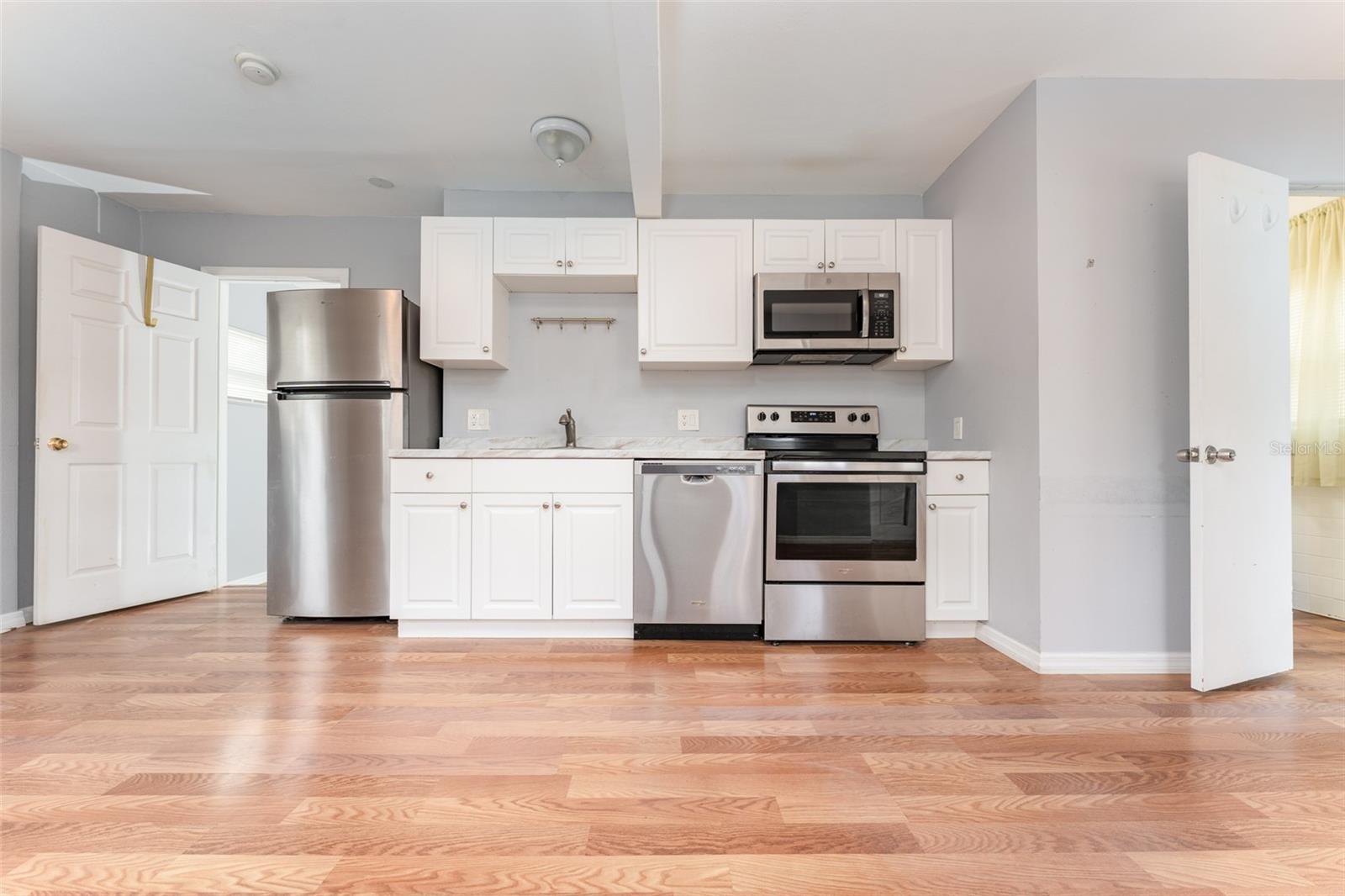 Image 29 of 49 For 811 20th Avenue N