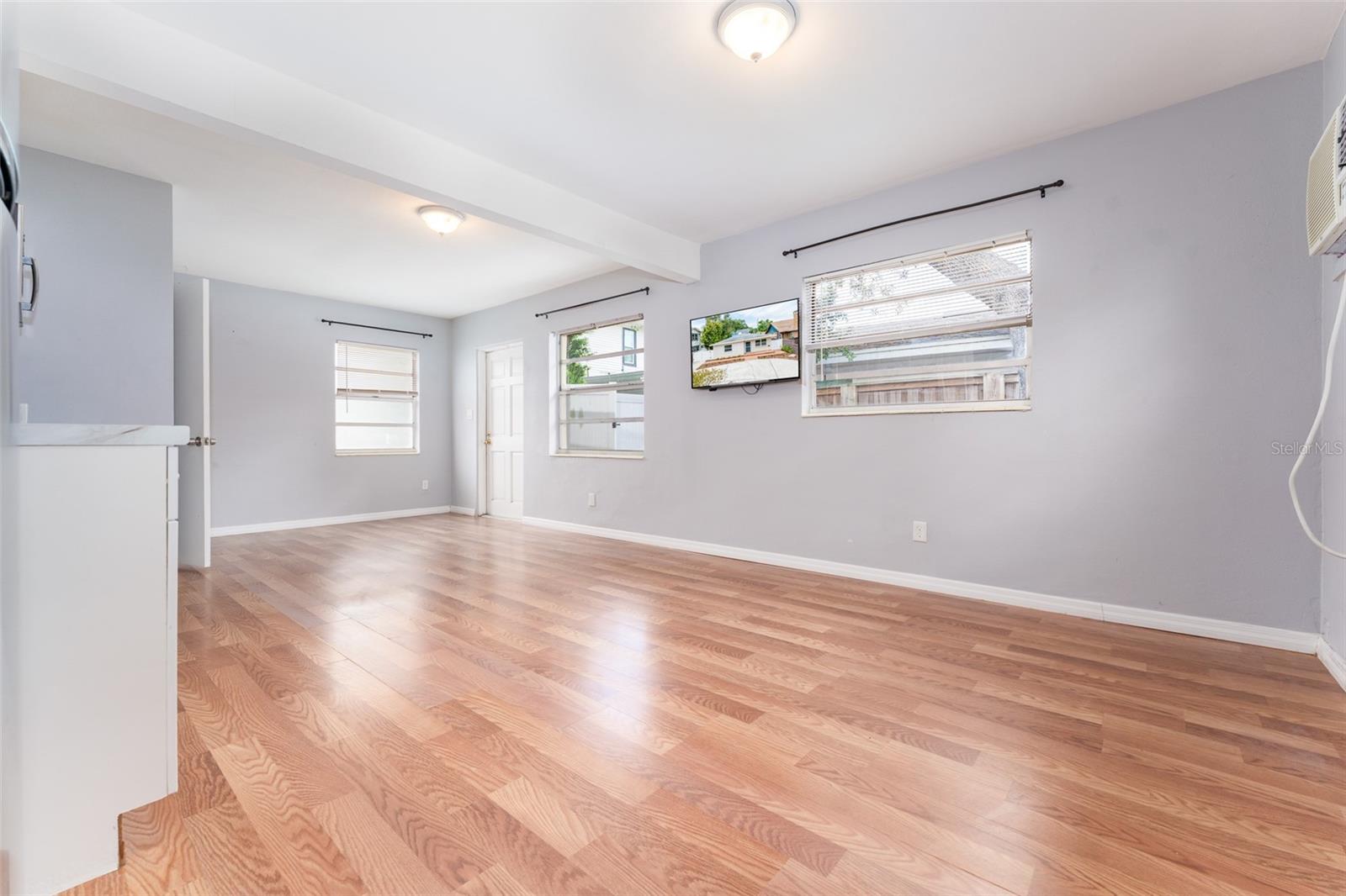 Image 31 of 49 For 811 20th Avenue N