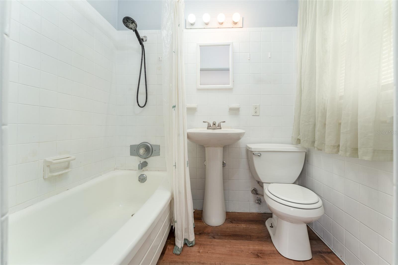 Image 32 of 49 For 811 20th Avenue N