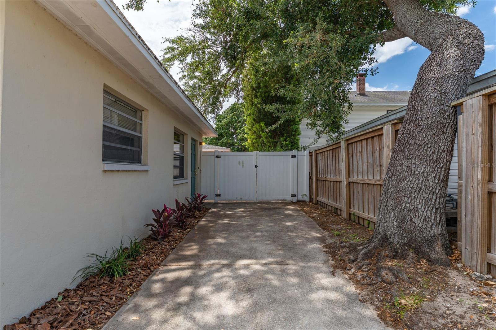 Image 38 of 49 For 811 20th Avenue N