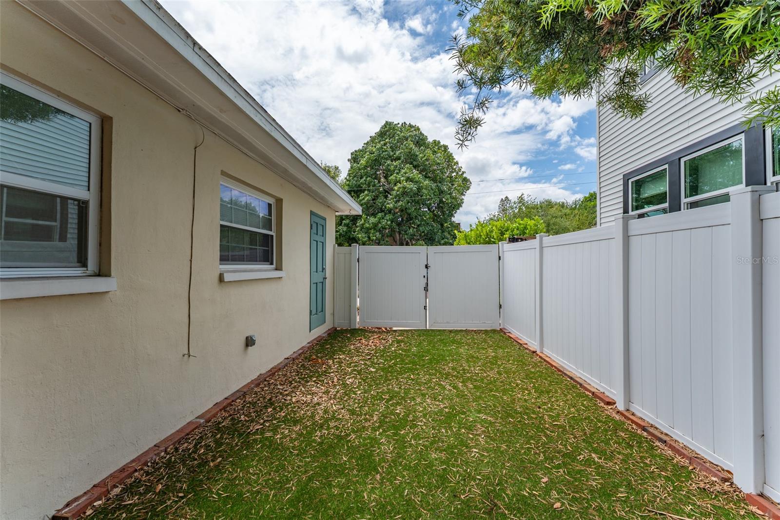 Image 42 of 49 For 811 20th Avenue N