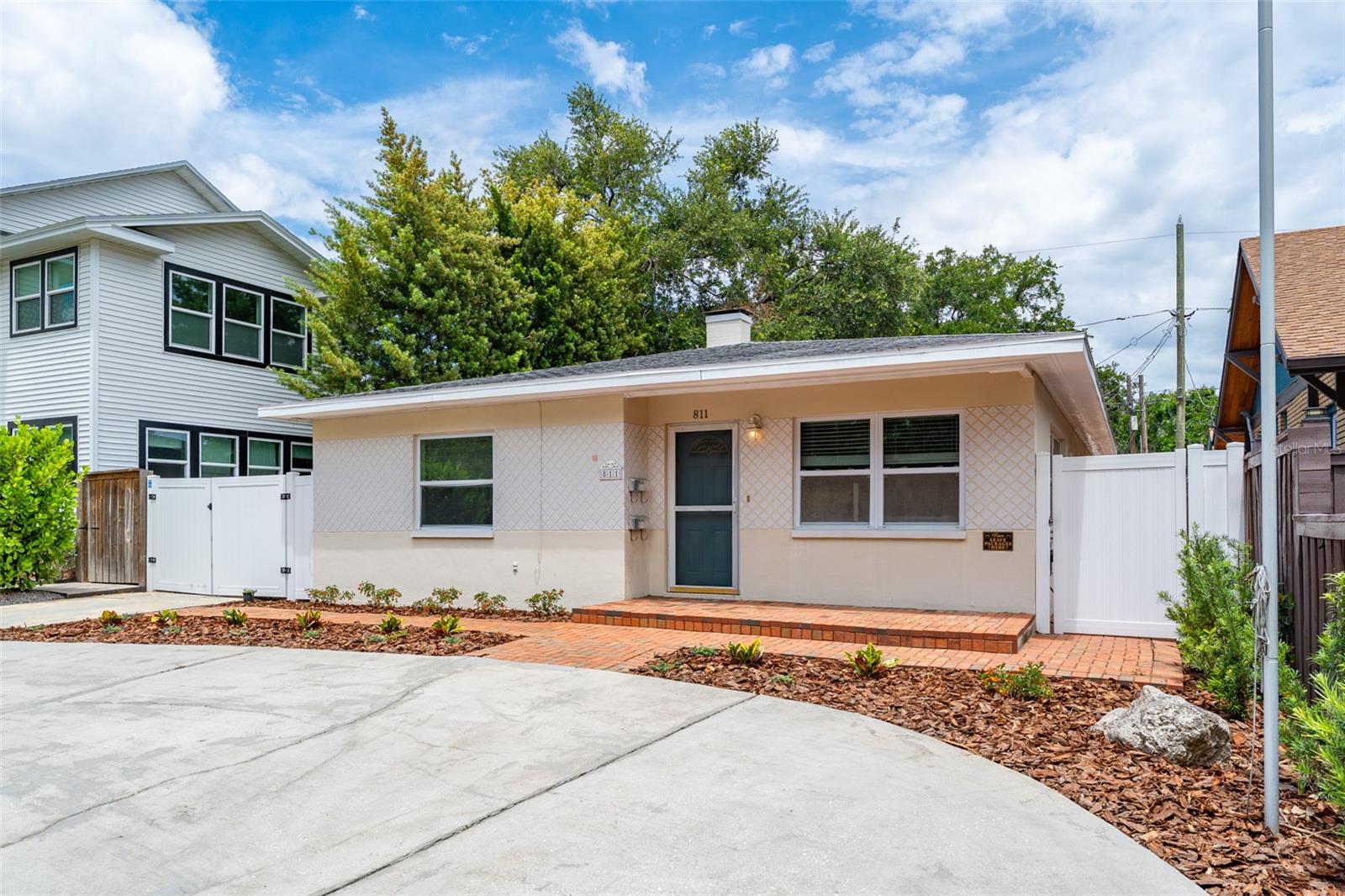 Image 47 of 49 For 811 20th Avenue N