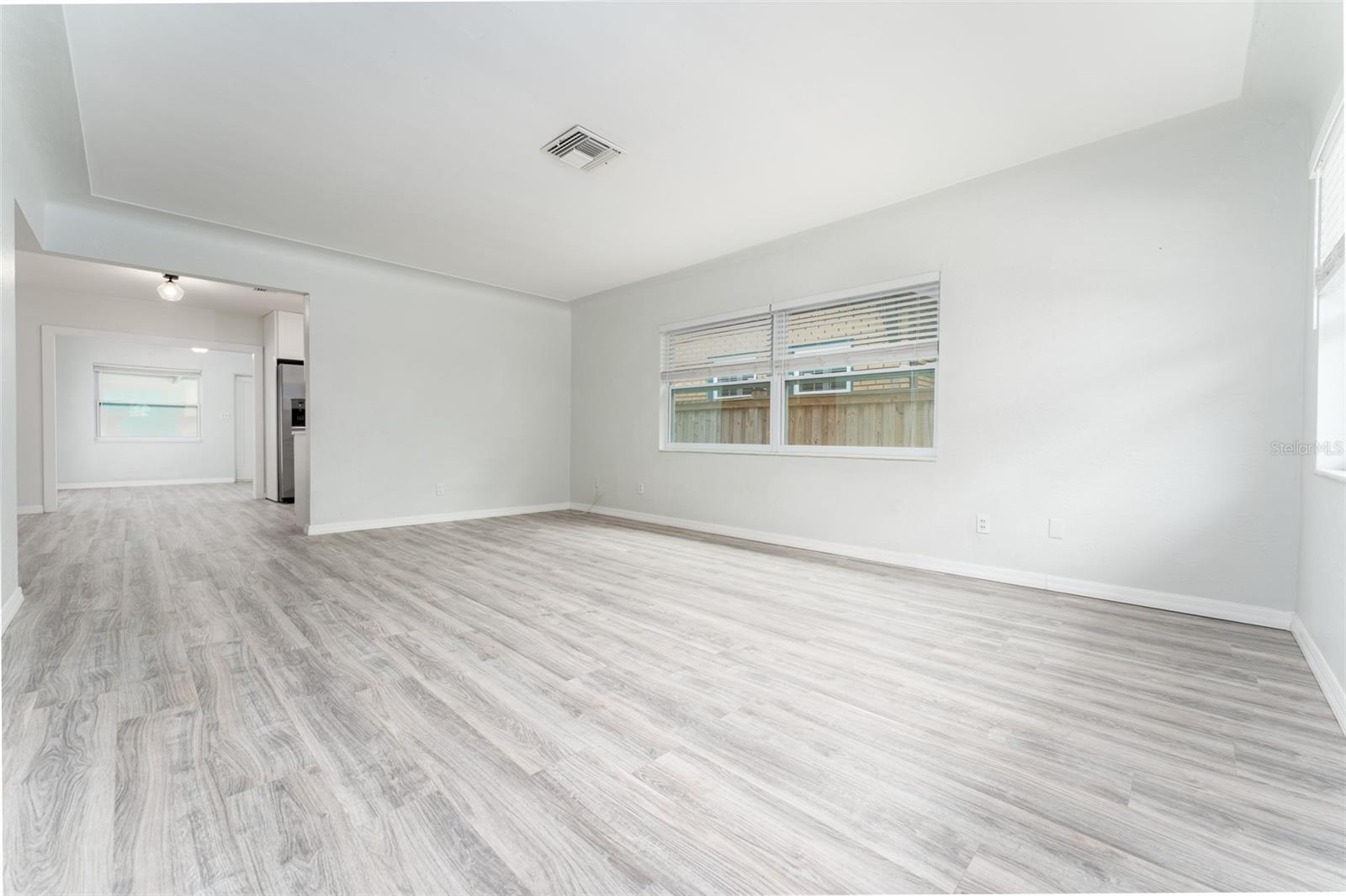 Image 9 of 49 For 811 20th Avenue N