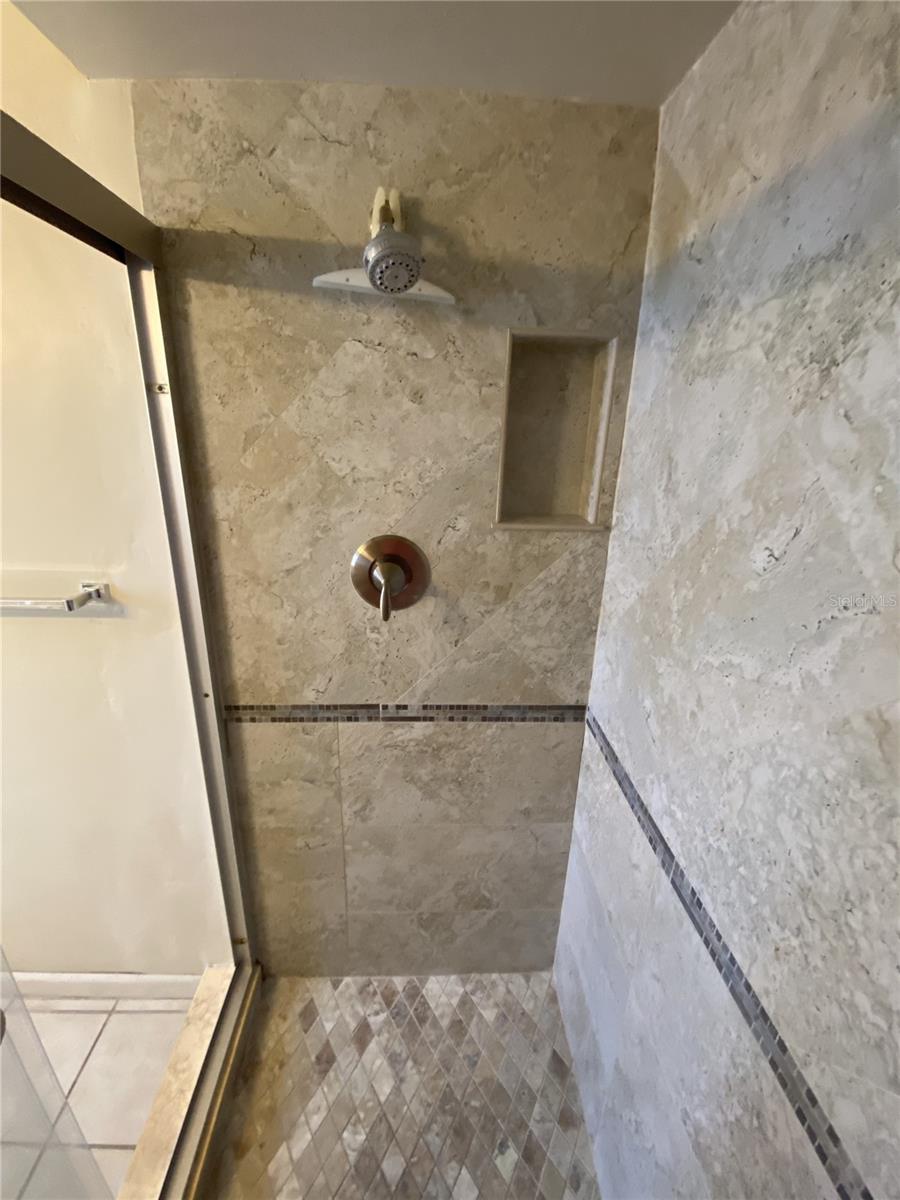 Image 15 of 33 For 2084 Ridgelane Road