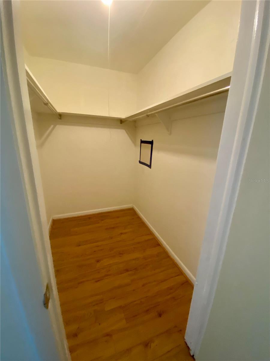 Image 17 of 33 For 2084 Ridgelane Road