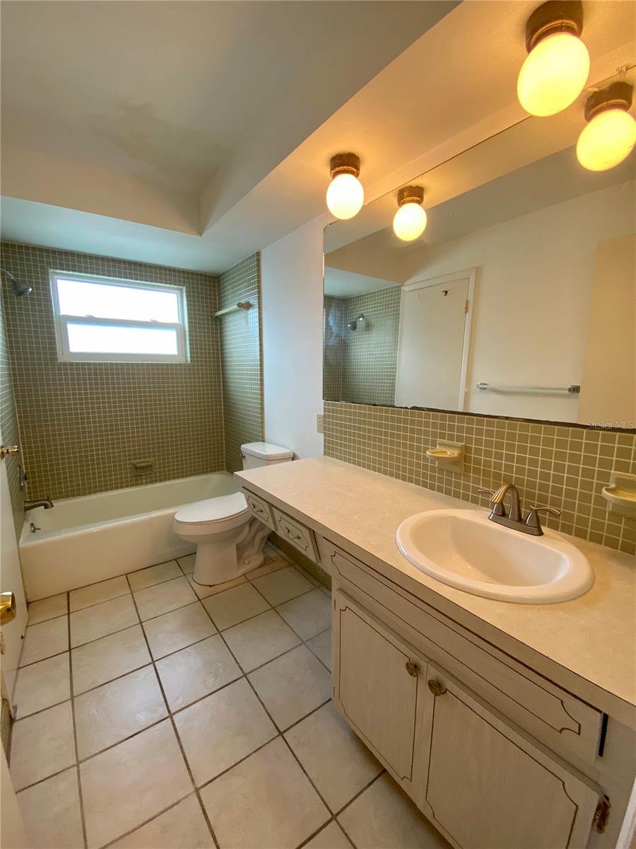 Image 20 of 33 For 2084 Ridgelane Road