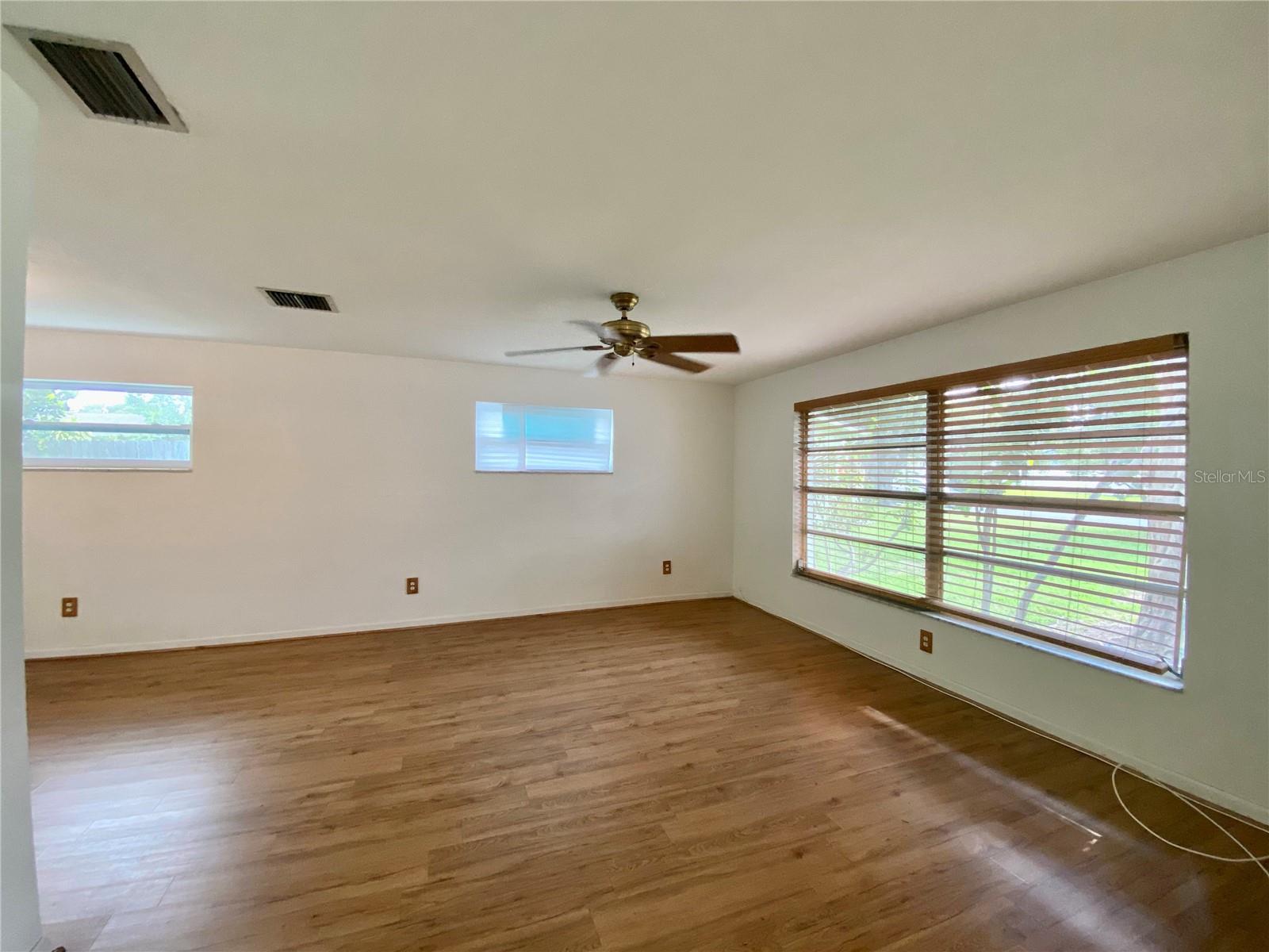 Image 4 of 33 For 2084 Ridgelane Road