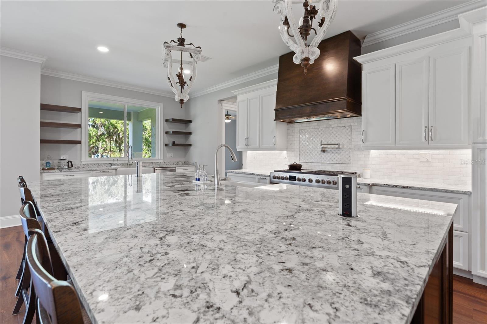 Image 11 of 43 For 3321 Kingsway Road